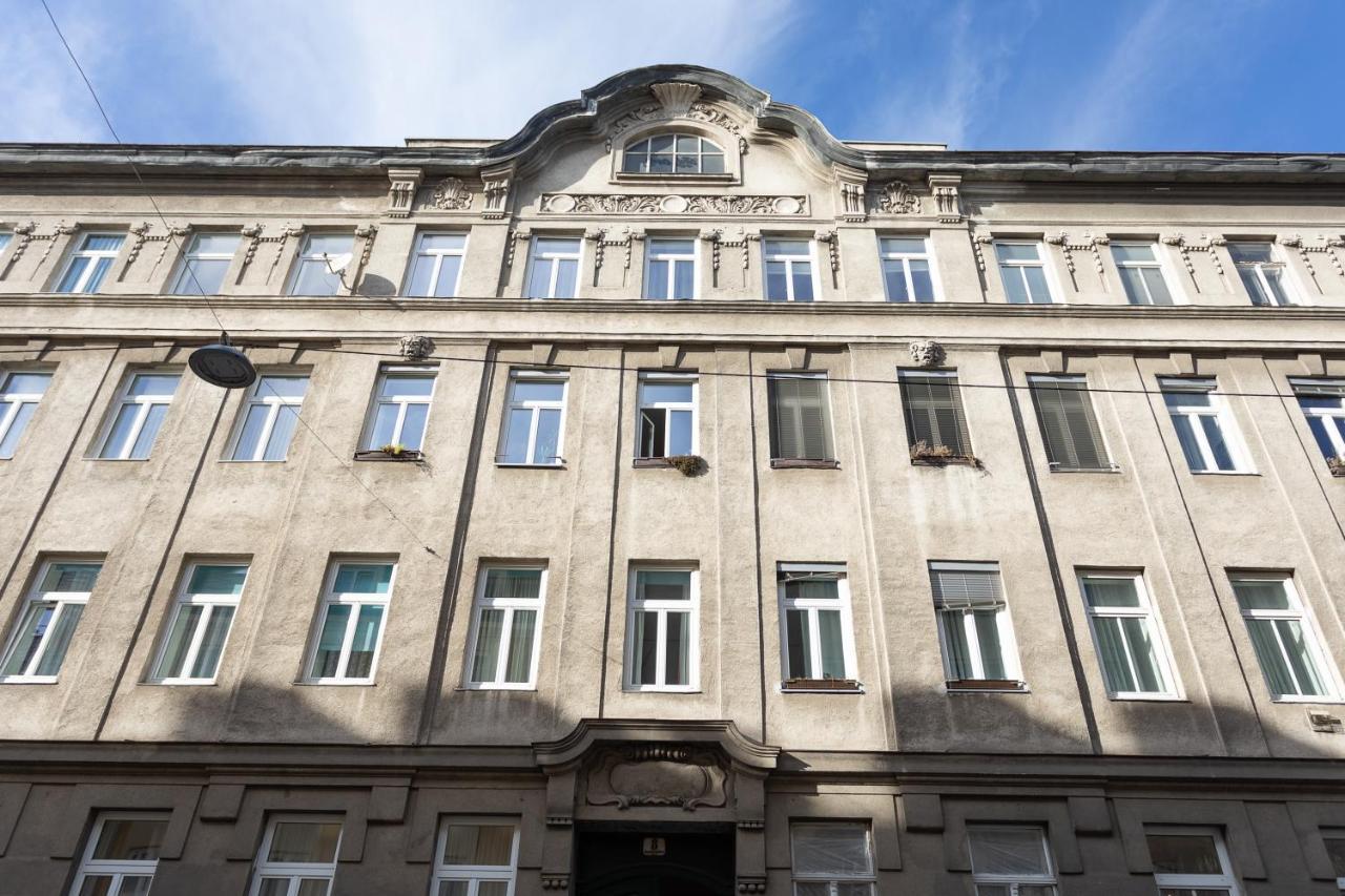 Central Garden Apartments Вена Экстерьер фото